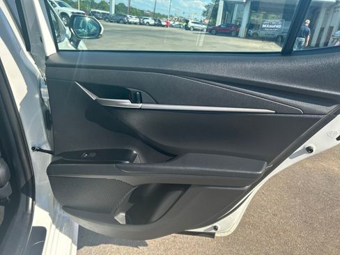 Used 2025 Toyota Camry SE image 28