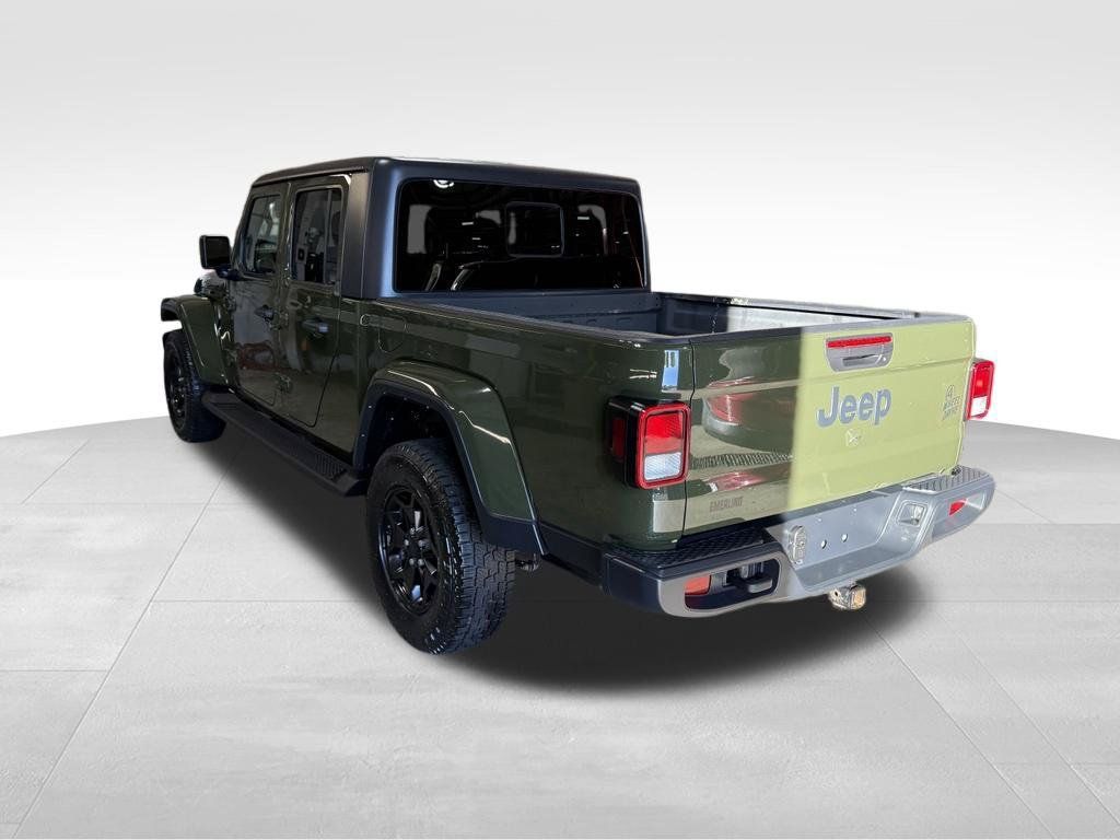 Used 2021 Jeep Gladiator Sport AWD/4WD image 3
