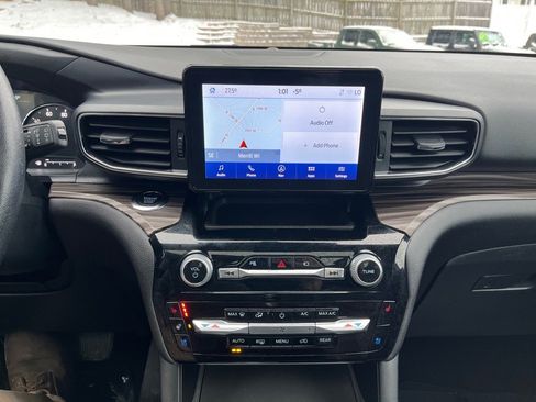 Used 2022 Ford Explorer Limited image 21