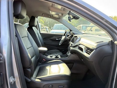 Used 2024 GMC Terrain SLT AWD/4WD image 18