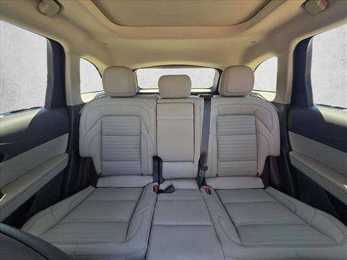 Used 2025 Lincoln Nautilus Reserve AWD/4WD image 15