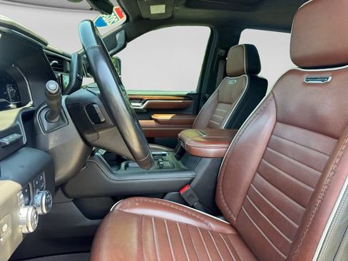 Used 2024 GMC Sierra 2500 Denali Ultimate AWD/4WD image 9
