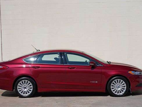 Used 2013 Ford Fusion SE FWD image 46