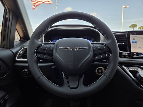 New 2026 Chrysler Pacifica Select FWD image 44