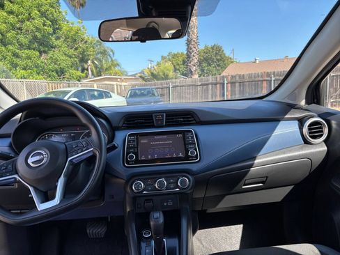 Used 2025 Nissan Versa SV FWD image 32