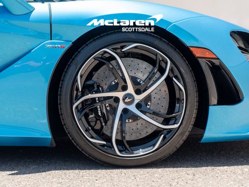 Used 2024 McLaren 750S Spider RWD image 31