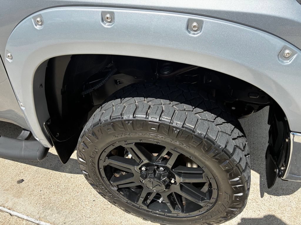 Used 2020 Toyota Tundra SR5 w/ SR5 Upgrade Package AWD/4WD image 3