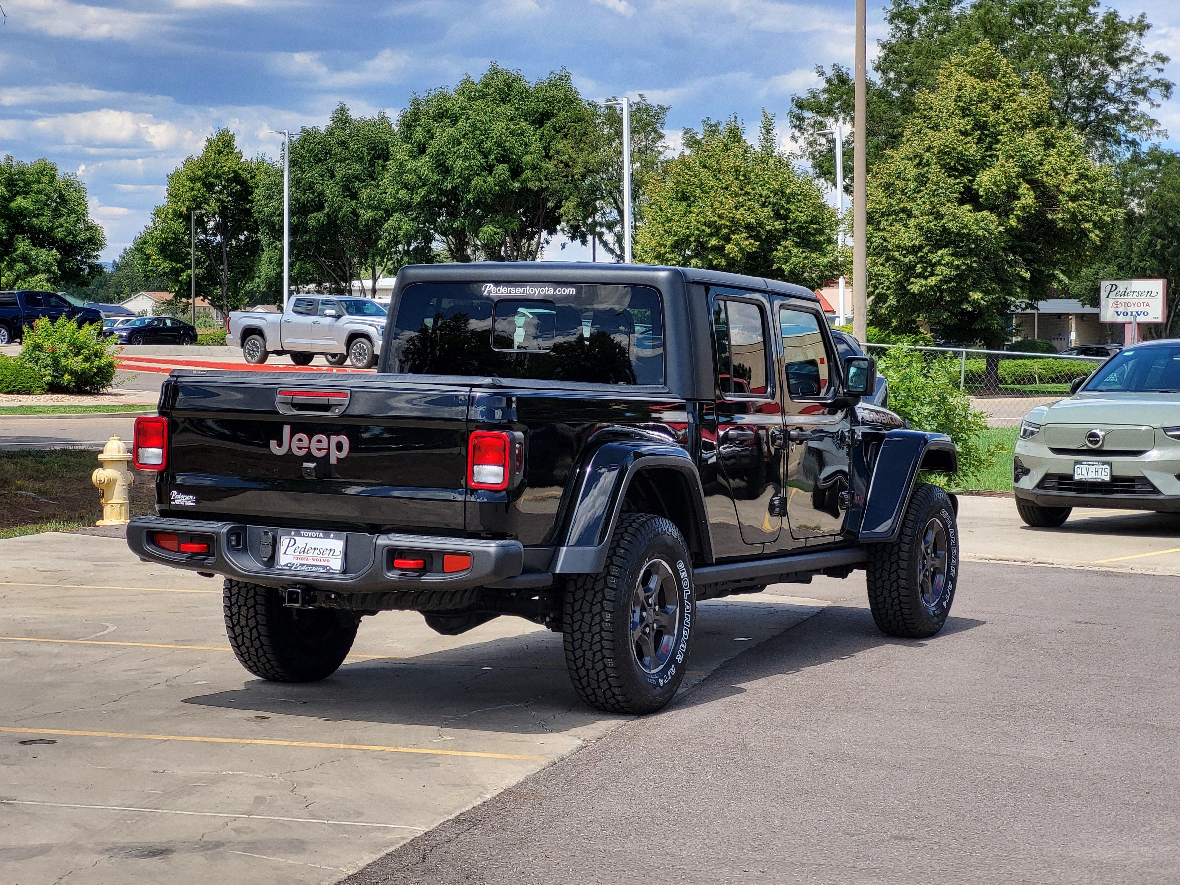 Used 2022 Jeep Gladiator Rubicon w/ Cold Weather Group AWD/4WD image 4