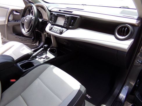 Used 2016 Toyota RAV4 XLE FWD image 16