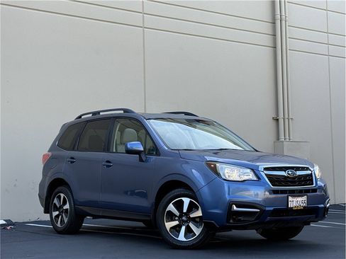 Used 2017 Subaru Forester 2.5i Premium w/ All-Weather Package AWD/4WD image 26