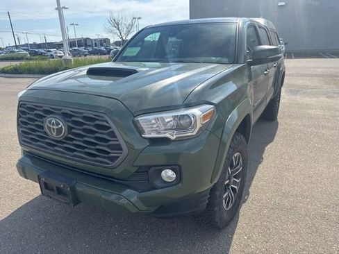 Used 2021 Toyota Tacoma TRD Sport w/ TRD Premium Sport Package image 3