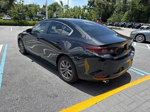 Used 2024 MAZDA MAZDA3 s FWD image 5