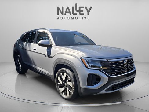 Used 2024 Volkswagen Atlas Cross Sport SE image 5