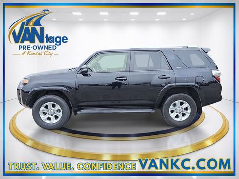 Used 2016 Toyota 4Runner SR5 Premium AWD/4WD image 10