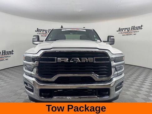 Used 2025 RAM 2500 Big Horn AWD/4WD image 4