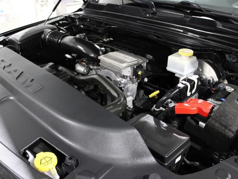 Used 2024 RAM 1500 Laramie AWD/4WD image 34