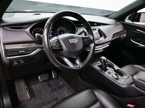 Used 2019 Cadillac XT4 Sport w/ Driver Awareness Package FWD image 12