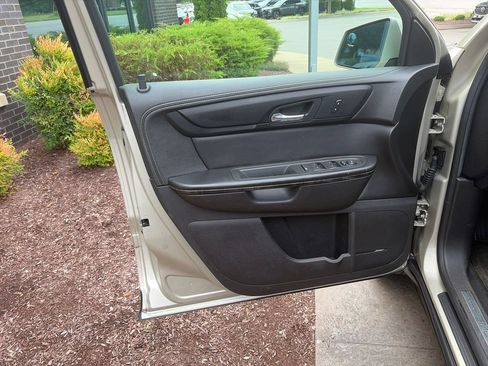Used 2014 GMC Acadia SLT FWD image 24