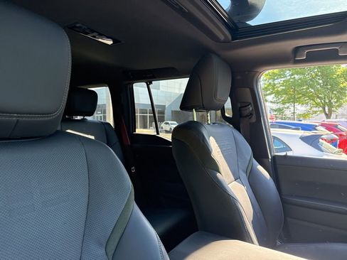Used 2024 Lexus GX 550 AWD/4WD image 11