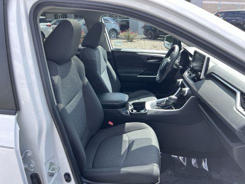 Used 2021 Toyota RAV4 XLE w/ Convenience Package AWD/4WD image 25