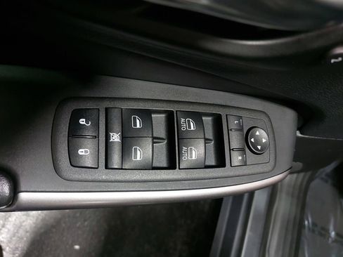 Used 2022 Jeep Cherokee Limited w/ Sun & Sound Group image 28