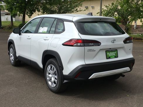 Certified 2026 Toyota Corolla Cross L AWD/4WD image 4