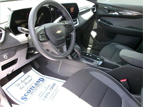 Used 2024 Chevrolet TrailBlazer LT FWD image 12