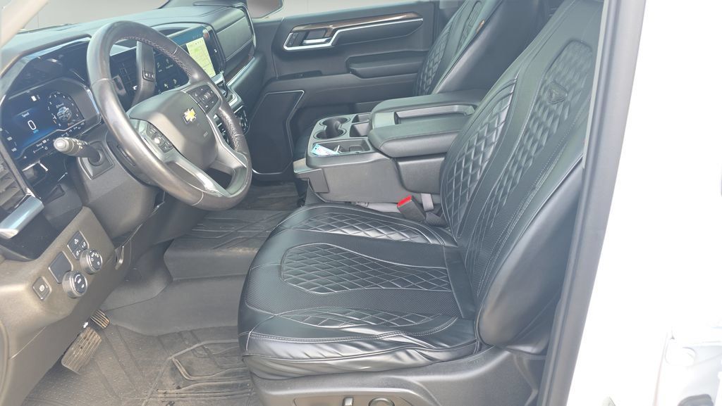 Used 2022 Chevrolet Silverado 1500 LT RWD image 16