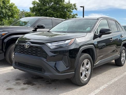 Used 2025 Toyota RAV4 XLE image 12