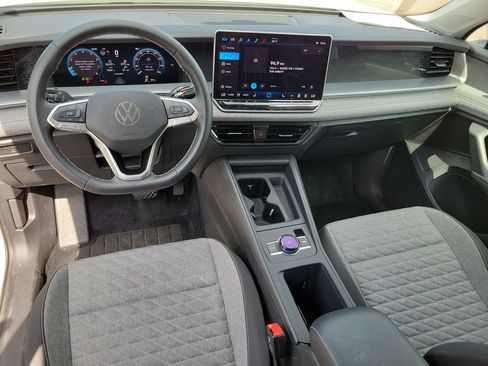 Used 2025 Volkswagen Tiguan S FWD image 15