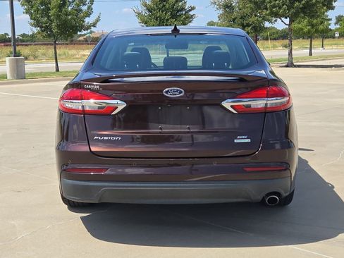 Used 2019 Ford Fusion SE w/ Equipment Group 151A FWD image 5