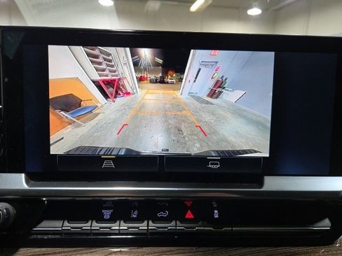 Used 2024 Chevrolet Silverado 3500 LT image 23