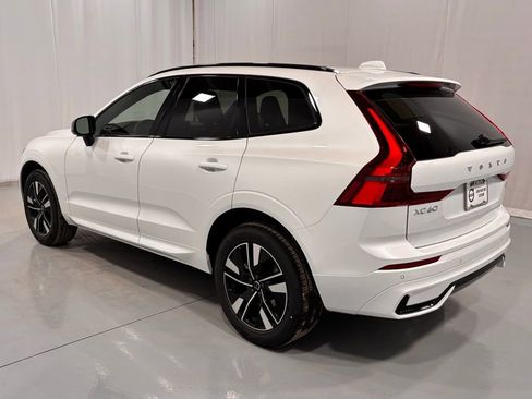New 2026 Volvo XC60 B5 Core w/ Climate Package image 8