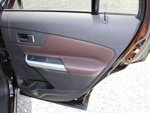 Used 2013 Ford Edge Limited FWD image 22