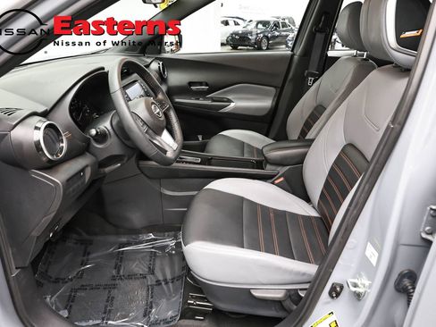 Used 2023 Nissan Kicks SR w/ SR Premium Package FWD image 14