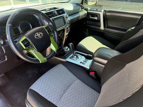Used 2016 Toyota 4Runner SR5 AWD/4WD image 2