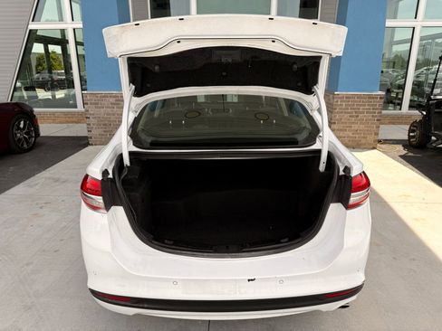 Used 2018 Ford Fusion SE w/ Equipment Group 602A FWD image 38