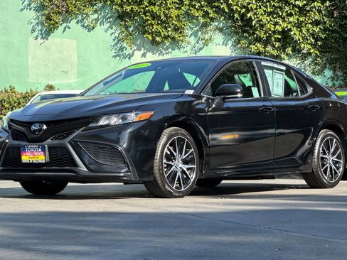 Used 2023 Toyota Camry SE image 8