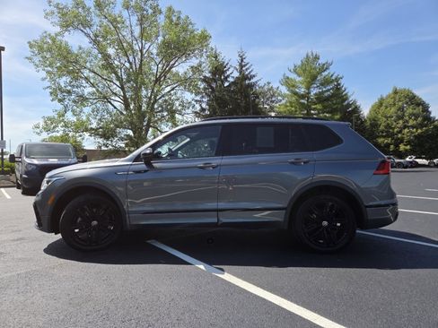 Used 2022 Volkswagen Tiguan SE R-Line AWD/4WD image 13