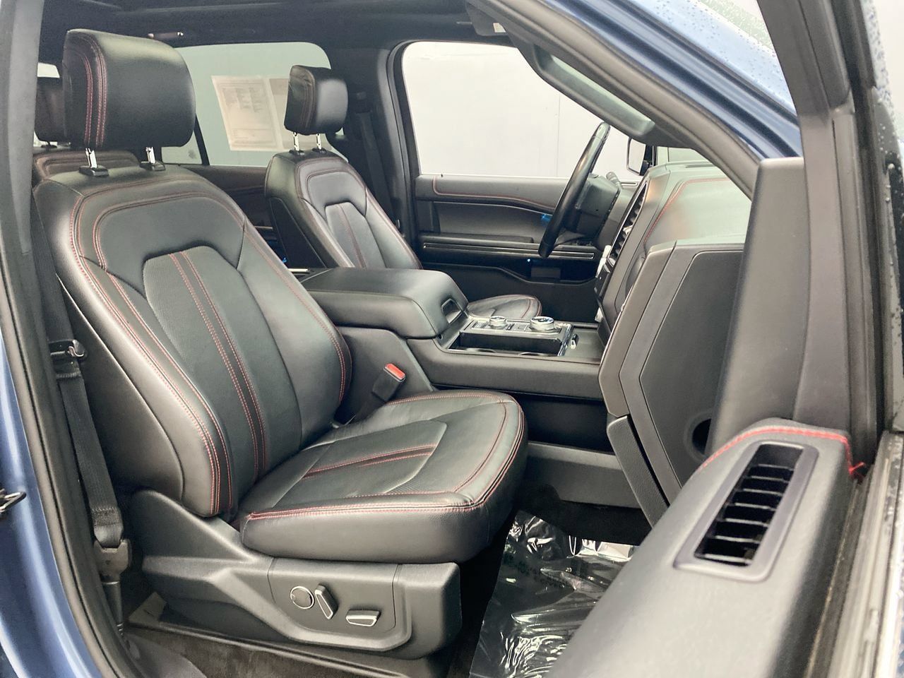 Used 2020 Ford Expedition Limited w/ Equipment Group 303A AWD/4WD image 24