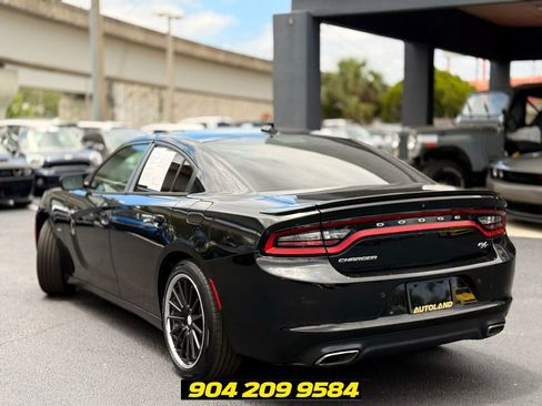 Used 2018 Dodge Charger R/T RWD image 6