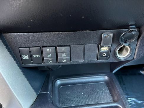 Used 2013 Toyota RAV4 Limited image 21