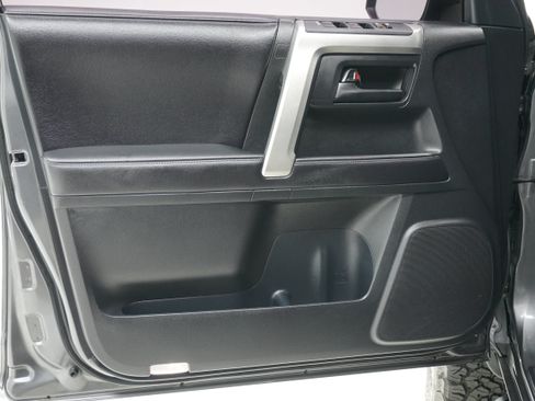 Used 2012 Toyota 4Runner Limited AWD/4WD image 14