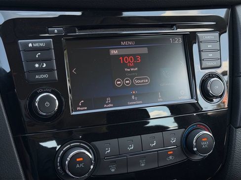 Used 2019 Nissan Rogue S FWD image 27