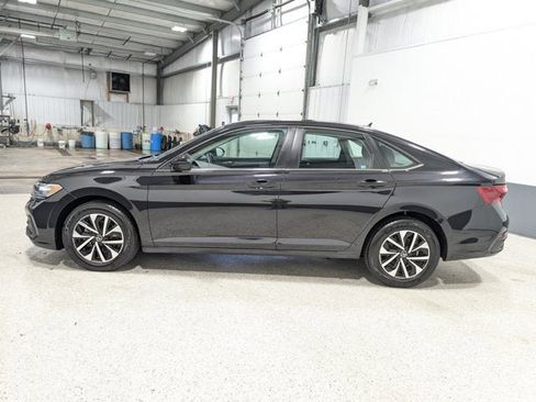 Used 2022 Volkswagen Jetta S image 5
