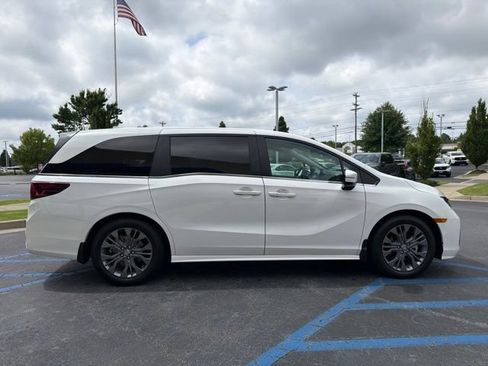 Certified 2026 Honda Odyssey Touring image 5