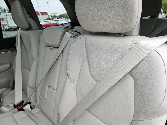 Certified 2025 Volvo XC90 T8 Plus w/ Protection Package Premier AWD/4WD image 16