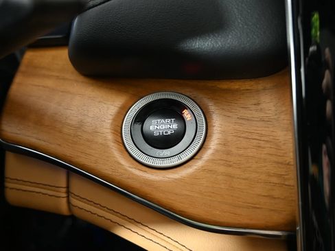 Used 2024 Jeep Grand Cherokee L Summit AWD/4WD image 38