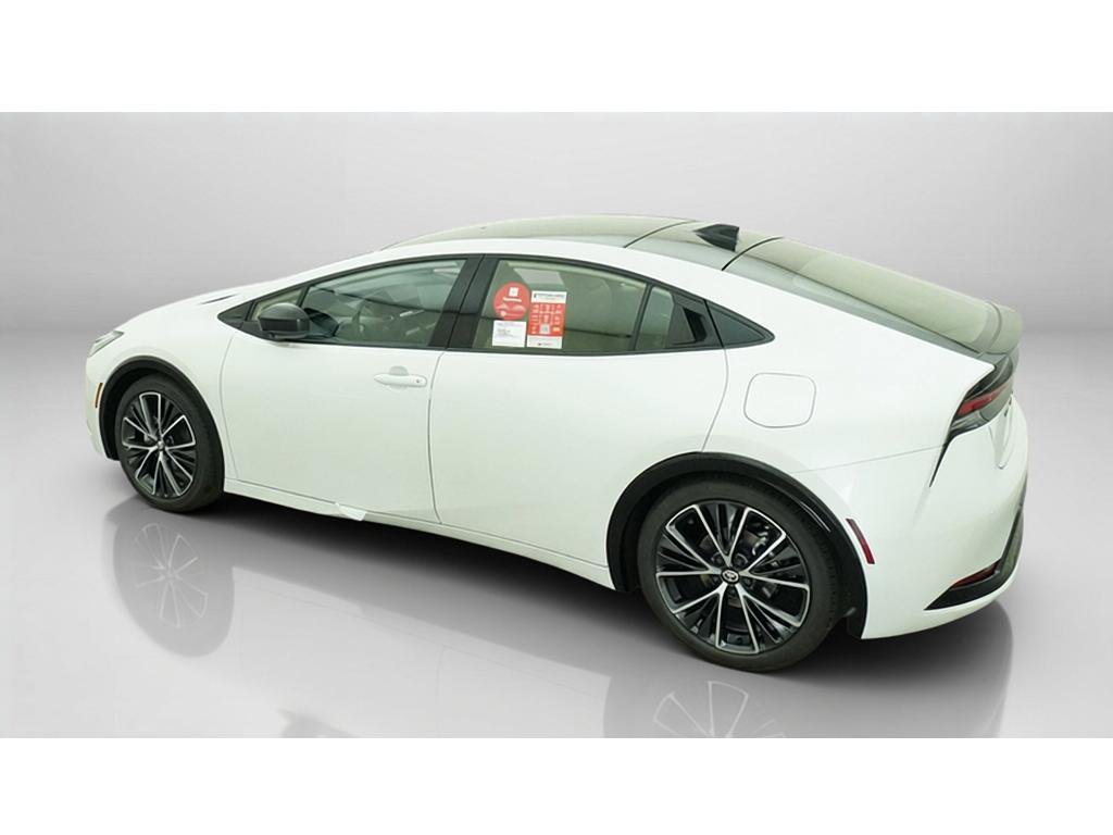 New 2027 Toyota Prius Limited FWD image 4