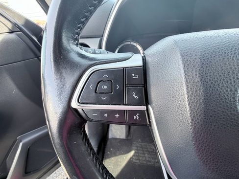 Used 2022 Toyota Highlander XLE image 14